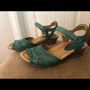 Earth teal sandals